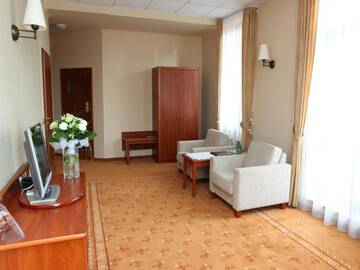 Фото номера Апартаменты (для 2-3 взрослых) Отель Hotel Zawiercie г. Заверце 3